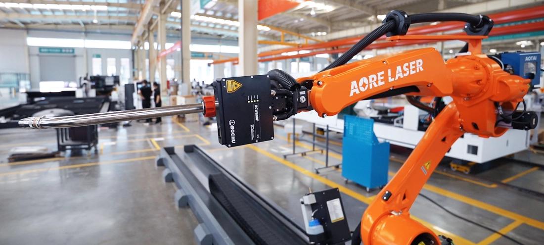 Robot hàn ray mặt đất 7 trục (2).jpg